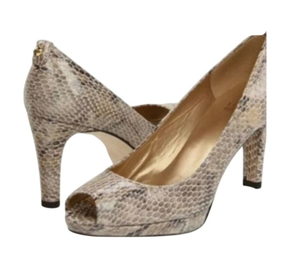 Stuart Weitzman Logo Plainfield  Snakeskin Pump Size 8